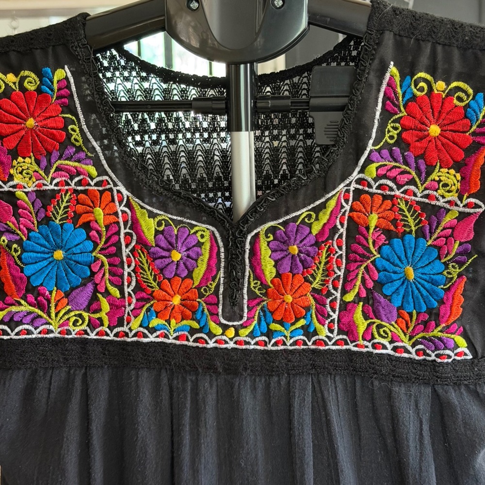 Western Boho Babydoll Crochet Blouse Folk Art Floral Embroidered XS